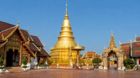 Храмът Wat Phra That Hariphunchai – духовното сърце на Лампун